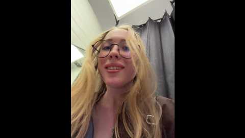 likachkaa @ bongacams on 20251201