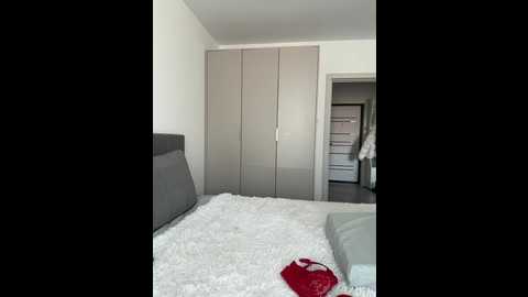 tati16 @ bongacams on 20251201