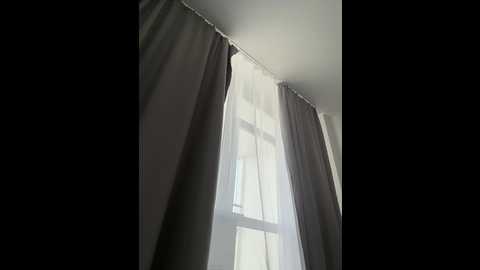 tati16 @ bongacams on 20251204