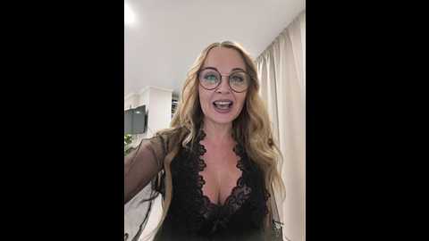 xxxsexymilfxxx @ bongacams on 20251205