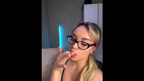 mila_m @ bongacams on 20251211