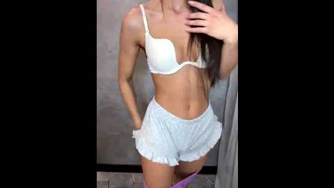 viki_05 @ bongacams on 20251221