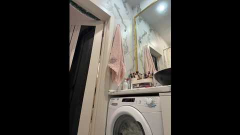 adel9 @ bongacams on 20260115