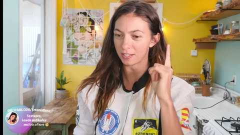 artemisfit @ chaturbate on 20230912