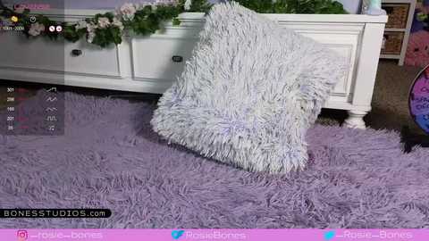 rosiebones @ chaturbate on 20230916