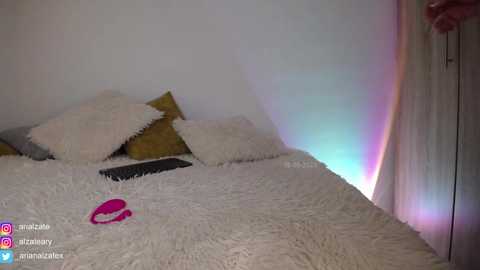 _arianalzate_ @ chaturbate on 20230919