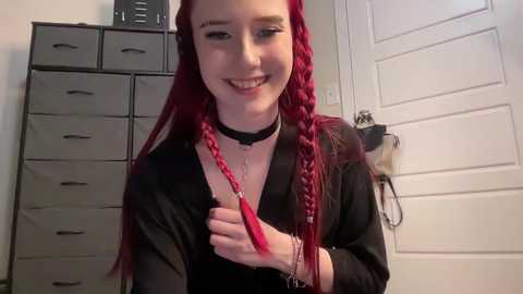 petite_scarlettt @ chaturbate on 20230920