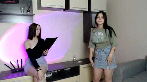 renae_tom @ chaturbate on 20230920