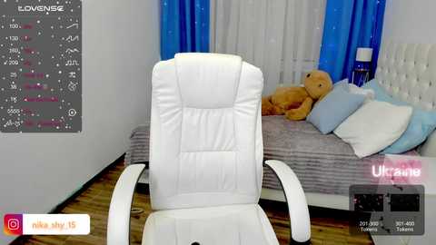 emmika_ @ chaturbate on 20230925