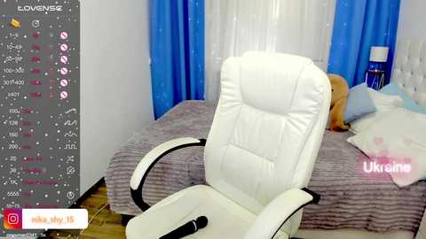 emmika_ @ chaturbate on 20230926
