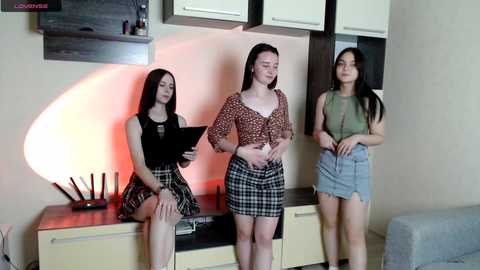 renae_tom @ chaturbate on 20230928