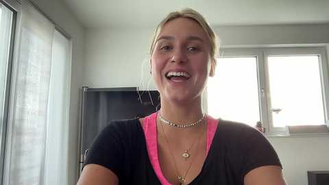 sarahsapling @ chaturbate on 20230930