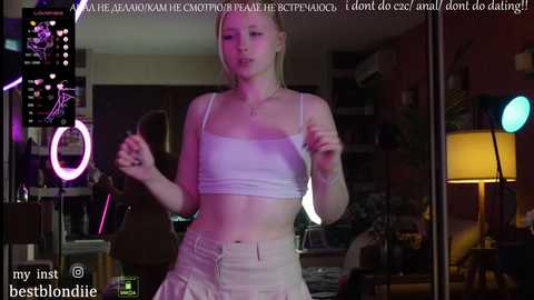 bestblondiiecb @ chaturbate on 20231003