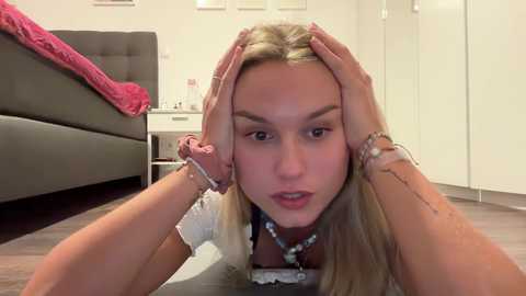 sarahsapling @ chaturbate on 20231005