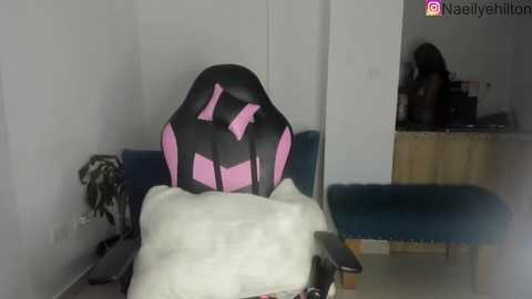 naeily_evans @ chaturbate on 20231006