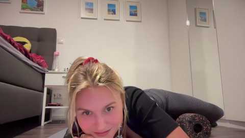 sarahsapling @ chaturbate on 20231006
