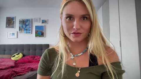 sarahsapling @ chaturbate on 20231007