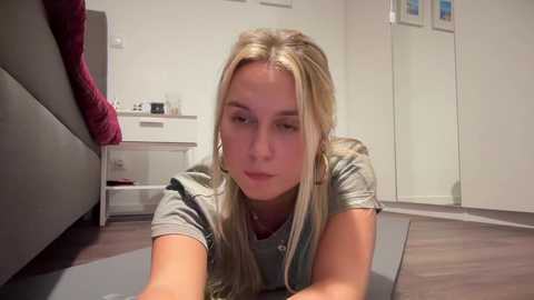 sarahsapling @ chaturbate on 20231009