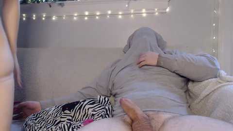 petitegirluvsdick @ chaturbate on 20231010