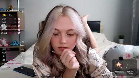 small_blondee @ chaturbate on 20231011