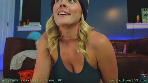 taylor_love_303 @ chaturbate on 20231011