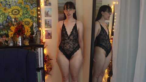 ellynaomi @ chaturbate on 20231013