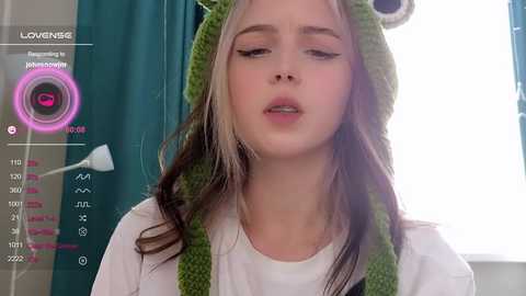 small_blondee @ chaturbate on 20231013