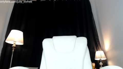 jully_lov @ chaturbate on 20231014