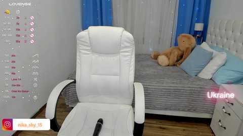 emmika_ @ chaturbate on 20231015
