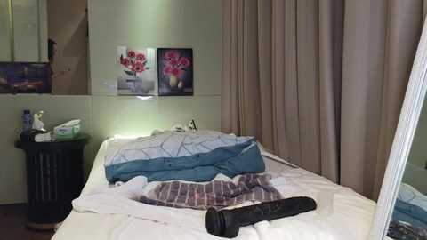 lucynuty @ chaturbate on 20231015