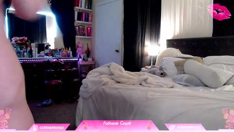 ccinnamon @ chaturbate on 20231017