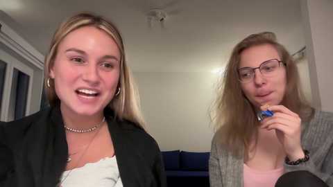 lillybambus @ chaturbate on 20231017