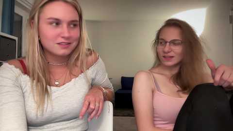 lillybambus @ chaturbate on 20231017