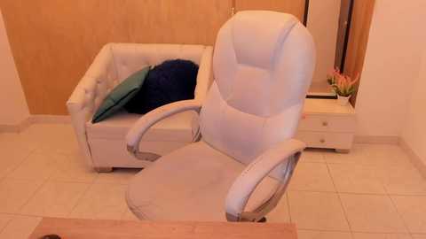 emma_brown022 @ chaturbate on 20231018