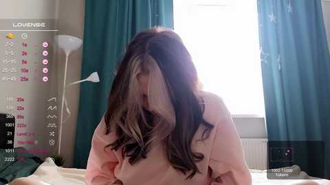 small_blondee @ chaturbate on 20231018