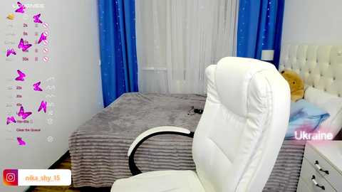 emmika_ @ chaturbate on 20231021