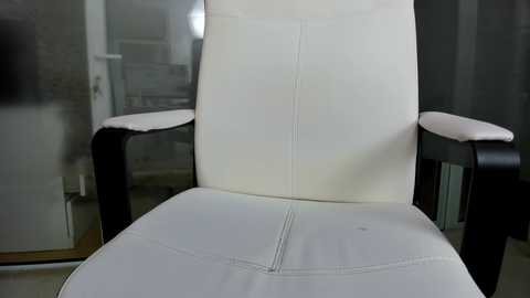 ingridblondy94 @ chaturbate on 20231023