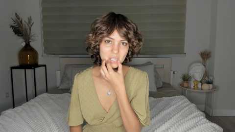 lenaelisabeth @ chaturbate on 20231023