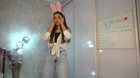 little_animal @ chaturbate on 20231024