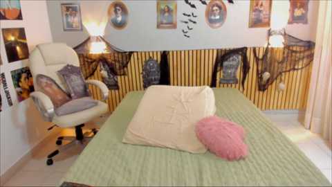 little_effy18 @ chaturbate on 20231024