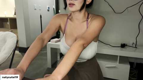 _natycutei19 @ chaturbate on 20231025
