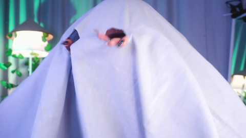 helenmoors @ chaturbate on 20231028