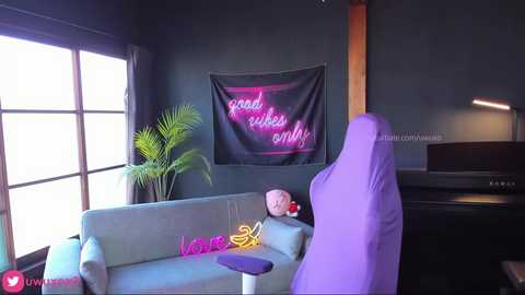 uwuxo @ chaturbate on 20231028