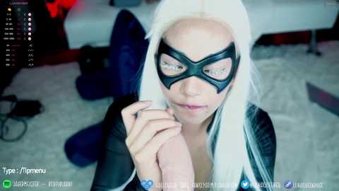 lunaqueeeen @ chaturbate on 20231029