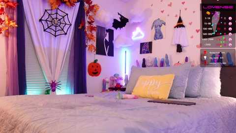 emmasky69 @ chaturbate on 20231030