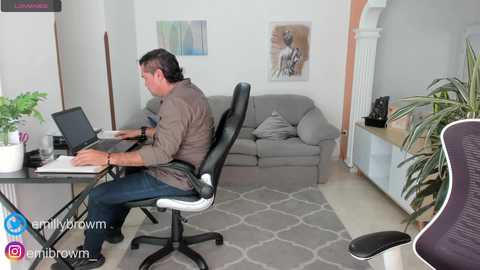 emillybrowm @ chaturbate on 20231101