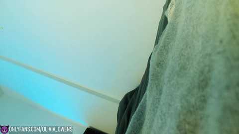 oliviaowens @ chaturbate on 20231102