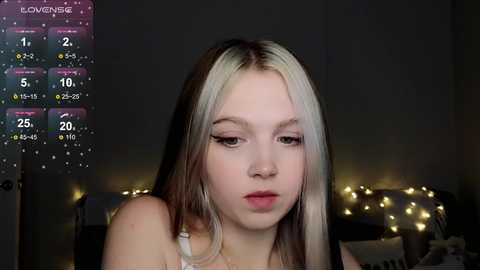 small_blondee @ chaturbate on 20231102