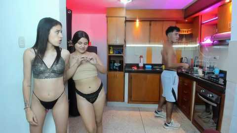 secrethause71605 @ chaturbate on 20231104