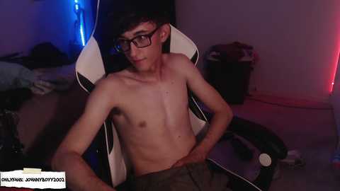 18yrboyhot @ chaturbate on 20231105